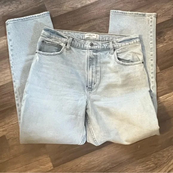 Abercrombie & Fitch 90’s Straight Ultra High Rise Jeans - Picture 4 of 6